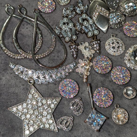 L1071 Rhinestone Pendant/Jewelry Findings Lot 2860 - Picture 2 of 5